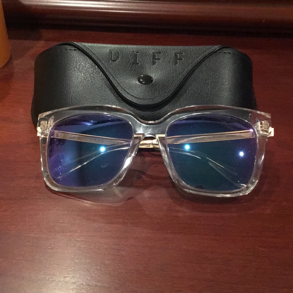 DIFF Bella Polarized Sunglasses